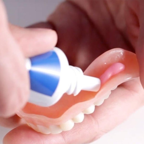 [ Keo dán răng giả ] là gì và những thông tin bạn nên biết