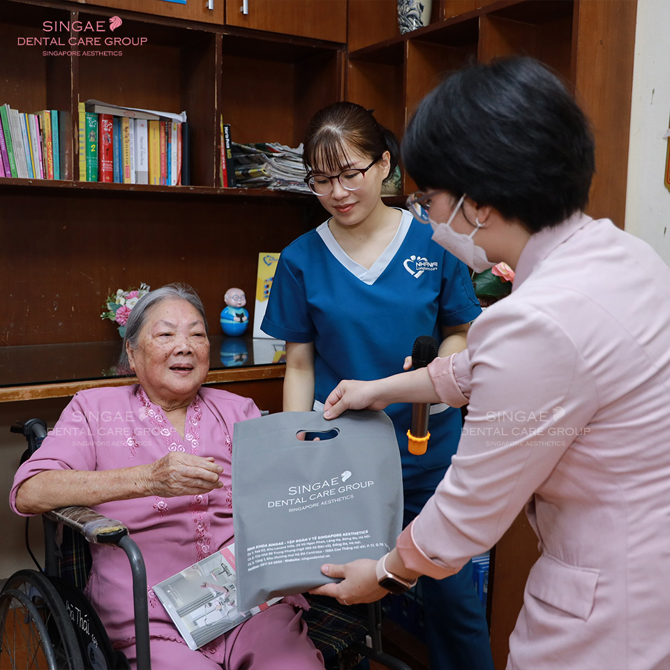 Dự án cộng đồng: "Vì sức khỏe răng miệng người cao tuổi Việt Nam"