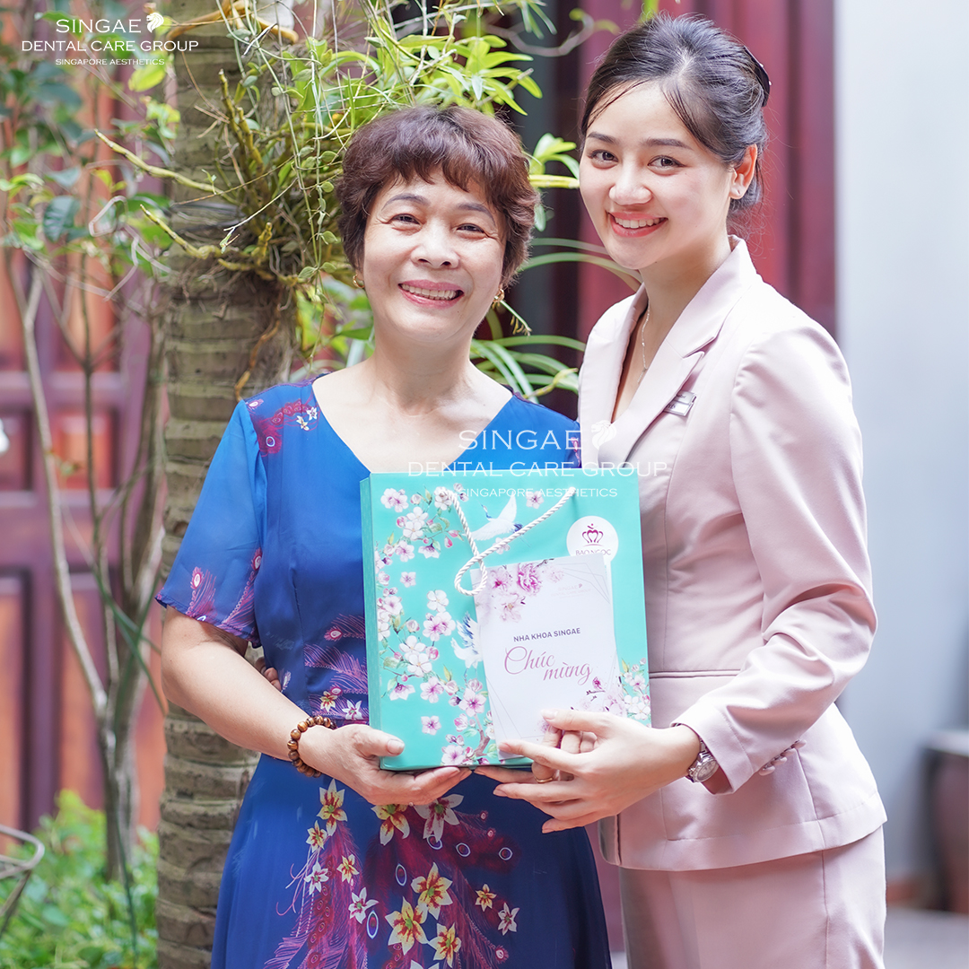 Cô Trần Thị Minh Nguyệt, trồng thành công 8 răng Implant