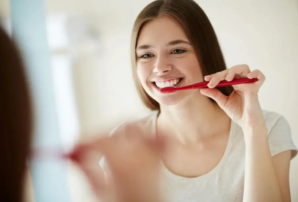 Sưng lợi hàm trên là gì? Nguyên nhân và cách điều trị 6 Cách hỗ trợ điều trị tình trạng sưng lợi hàm trên tại nhà