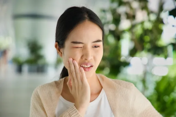 Nguyên nhân gây đau hàm khi mở miệng