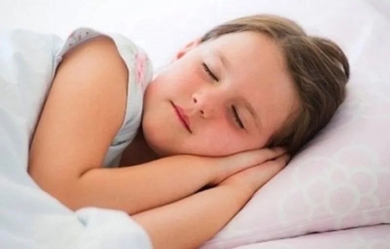 Trẻ nghiến răng khi ngủ: Nguyên nhân, cách điều trị tận gốc