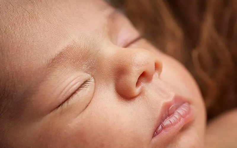 Cách Phòng Ngừa Môi Bé Bị Bợn Trắng