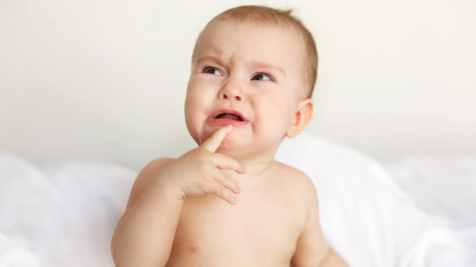 Vòm miệng trẻ sơ sinh bị trắng: Nguyên nhân và cách xử lý 7 Cách xử lý khi vòm miệng trẻ sơ sinh bị trắng